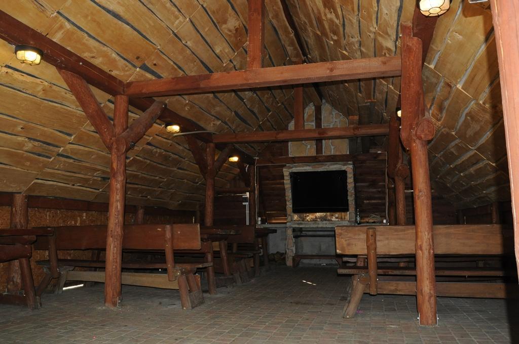 斯马德泽维采Lesny Zakatek住宿加早餐旅馆 外观 照片